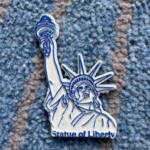Vintage Collectible Statue of Liberty Rubber‎ Fridge Magnet Blue White